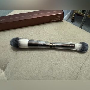 Hourglass Veil Powder Brush BNIB